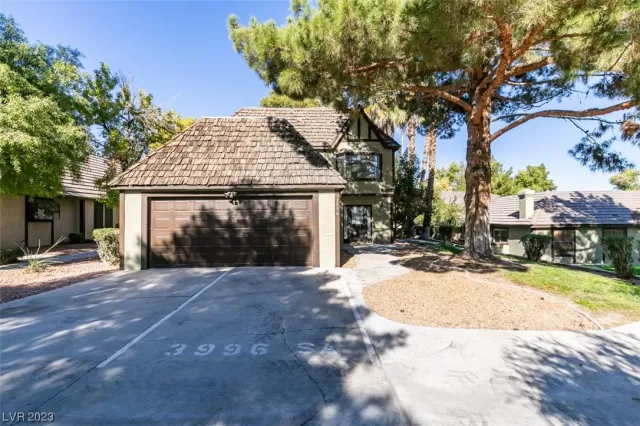 MLS: 2538886 Condo For Sale