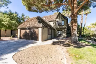 Photo #2: 2538886 Listing