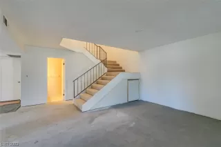 Photo #5: 2538886 Listing