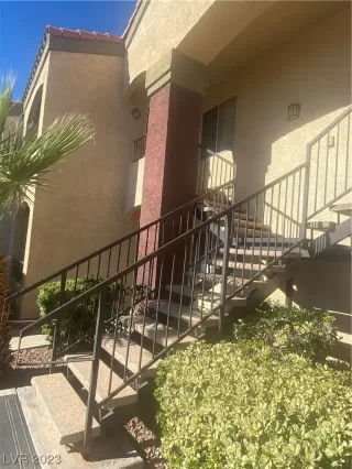 Photo #1: 2538921 Listing 