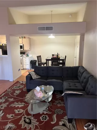 Photo #4: 2538921 Listing 