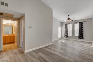 Photo #3: 2538926 Listing