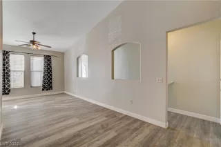 Photo #4: 2538926 Listing