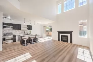 Photo #1: 2538943 Listing