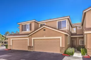 Photo #6: 2538943 Listing