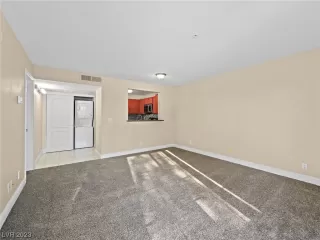 Photo #4: 2539044 Listing