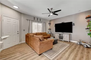 Photo #2: 2539061 Listing