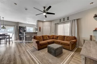 Photo #3: 2539061 Listing