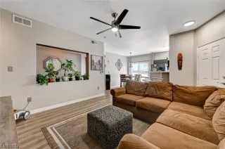 Photo #4: 2539061 Listing