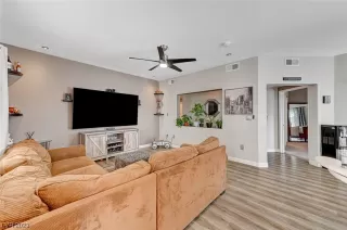 Photo #5: 2539061 Listing