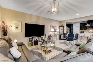 Photo #4: 2539076 Listing