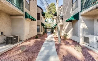 Photo #2: 2539113 Listing