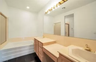 Photo #5: 2539150 Listing 