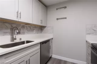 Photo #2: 2539154 Listing