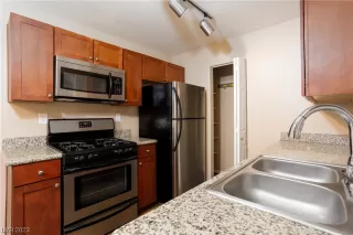 Photo #1: 2539159 Listing 