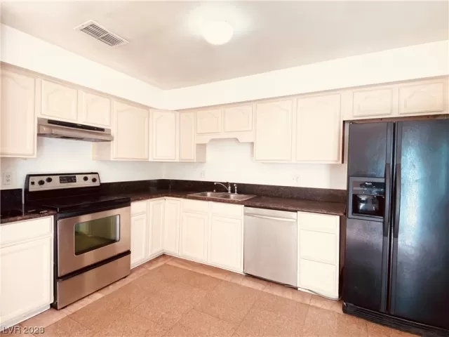 MLS: 2539210 Condo For Sale