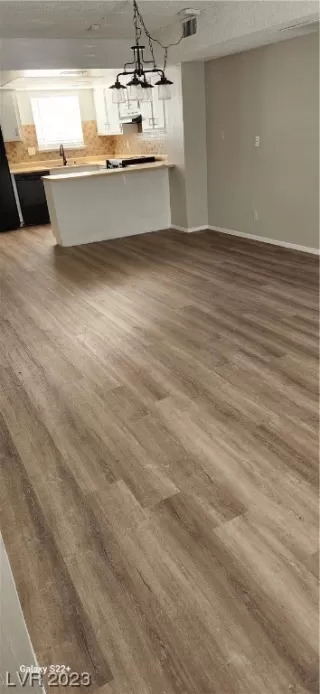 Photo #1: 2539249 Listing