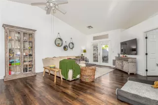 Photo #5: 2539269 Listing