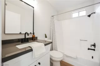 Photo #2: 2539284 Listing