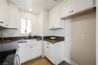 Photo #5: 2539284 Listing