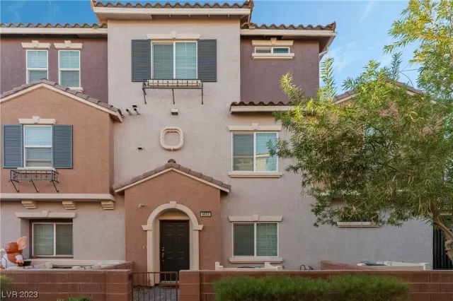 MLS: 2539321 Condo For Sale