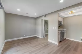 Photo #5: 2539387 Listing 