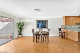 Photo #6: 2539396 Listing