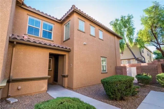 MLS: 2539415 Condo For Sale