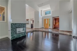 Photo #3: 2539471 Listing