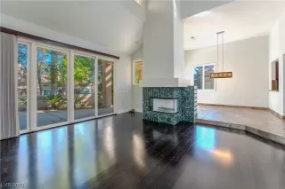 Photo #4: 2539471 Listing