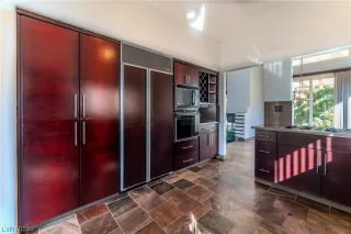 Photo #5: 2539471 Listing