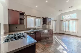 Photo #6: 2539471 Listing