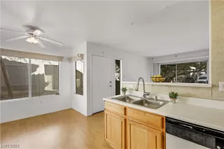 Photo #5: 2539504 Listing