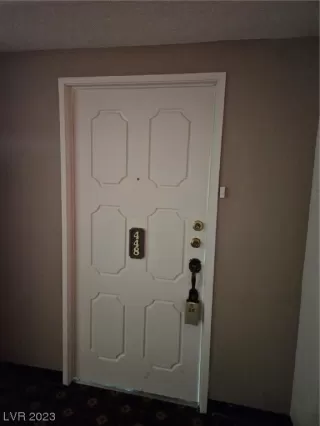 Photo #4: 2539506 Listing