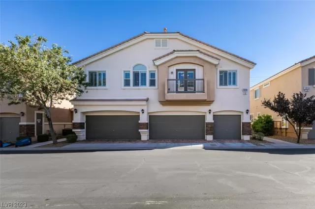 MLS: 2539516 Condo For Sale