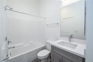 Photo #6: 2539545 Listing