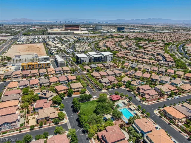 MLS: 2539551 Condo For Sale
