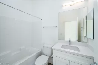 Photo #5: 2539551 Listing