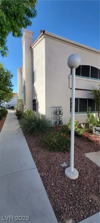 Photo #2: 2539592 Listing