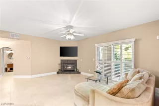 Photo #6: 2539622 Listing