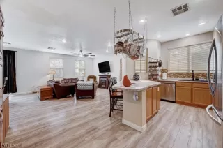 Photo #6: 2539638 Listing 