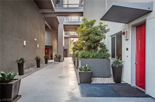 Photo #2: 2539644 Listing