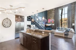 Photo #6: 2539644 Listing