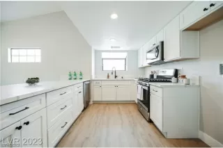 Photo #3: 2539713 Listing 