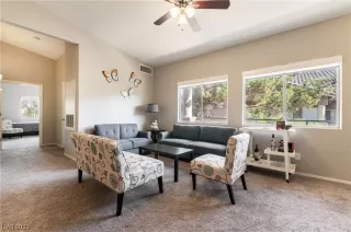 Photo #3: 2539738 Listing