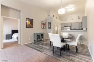 Photo #5: 2539738 Listing