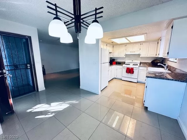 MLS: 2539742 Condo For Sale