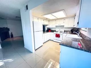 Photo #2: 2539742 Listing