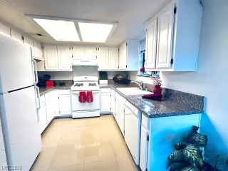 Photo #3: 2539742 Listing