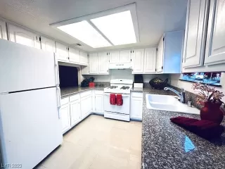 Photo #4: 2539742 Listing